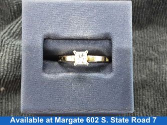 Women's Ring - Solitaire - Yellow Gold 14k (.585) 3.6 grams Size 7
