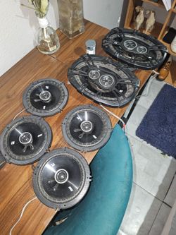 Kicker speakers