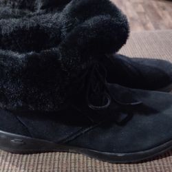 Skechers On The Go Black Fur Boots Womens Size 10  $35 Cash Pickup Southmont NC