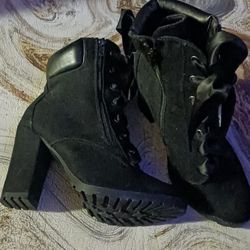 Ladies Black Lace-up Boots