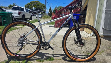 Vassago Bandersnatch 29-inch Hardtail Mountain Bike.