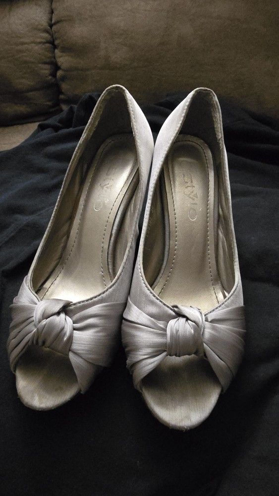 Gray Heels