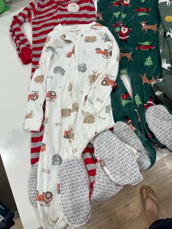 Carters boys 3T  footed pajamas