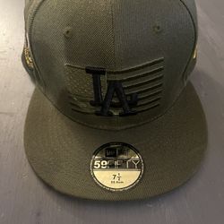 La Fitted 7 1/2. 7 3/8