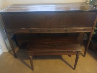 Consolette Piano