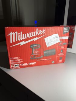 Milwaukee M18 Orbital Sheet Sander