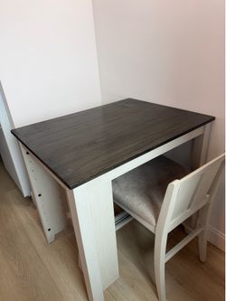 Small table and 2 chairs