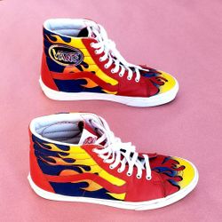 VANS SK8-HI SHIES   RED BLUE FLAMES MENS SIZE 11.5