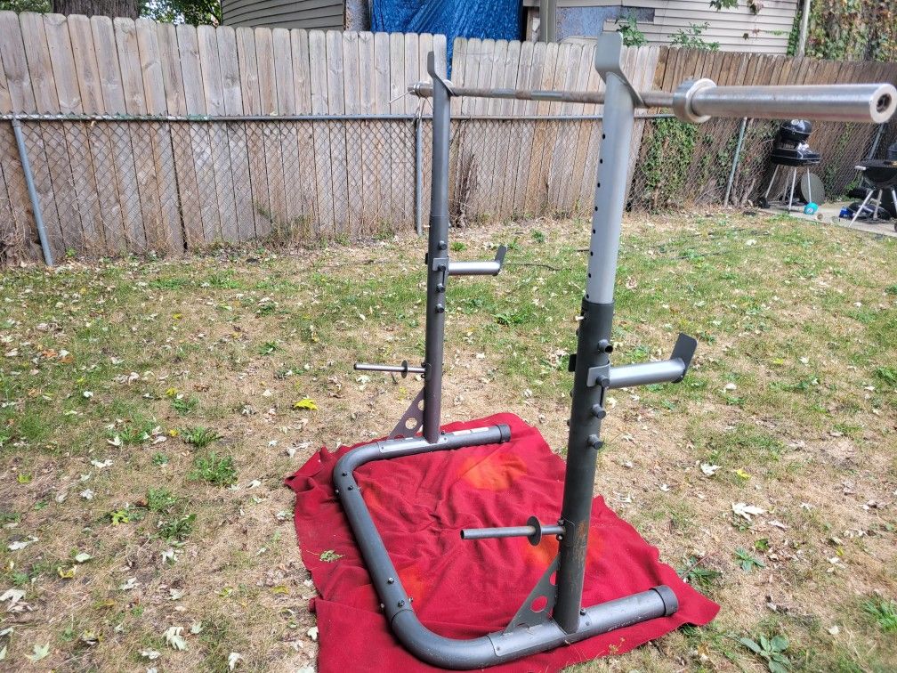 WEIDER ADJUSTABLE SQUAT RACK/NO BAR.   WITH SAFETY HOOKS  DISASSEMBLED READY TO GO 
11525 S HALSTED DUNKIN DONUTS/
7111.S WESTERN WALGREENS 
70$  CASH