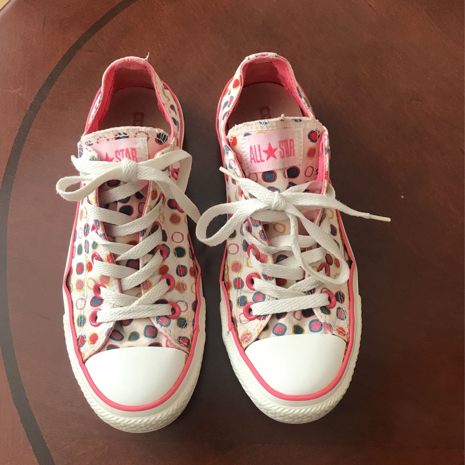 Women’s CONVERSE Size 8