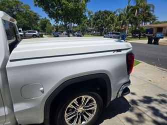 Truck cover