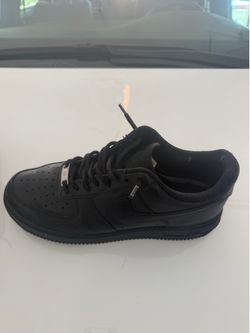 cw2288-001 size 8.5  Black