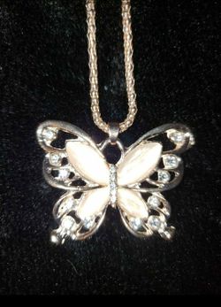 Butterfly pendent necklace brand new