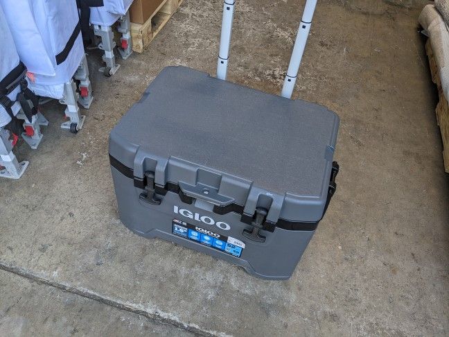 Rolling Cooler Ice Chest Igloo Overland 52 Quart 34908
