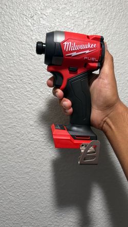 Milwaukee M18 Impact Driver 1/4" Fuel Milwaukee M18 Destornillador de Impacto 1/4" Fuel