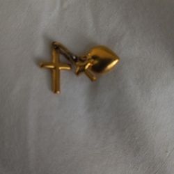 18 K GOLD CROSS AND HEART CHARM