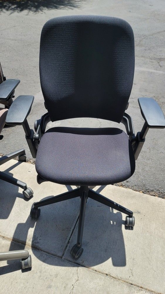 Steelcase Leap V2 Office Desk Gaming Chair 