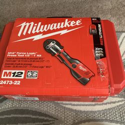 Milwaukee M12 Force Logic Press Tool 1/2”-1”Kit
