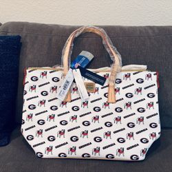 Dooney And Bourke Purse