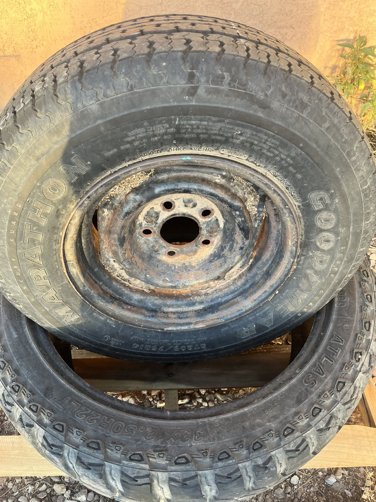 Tire Mounts