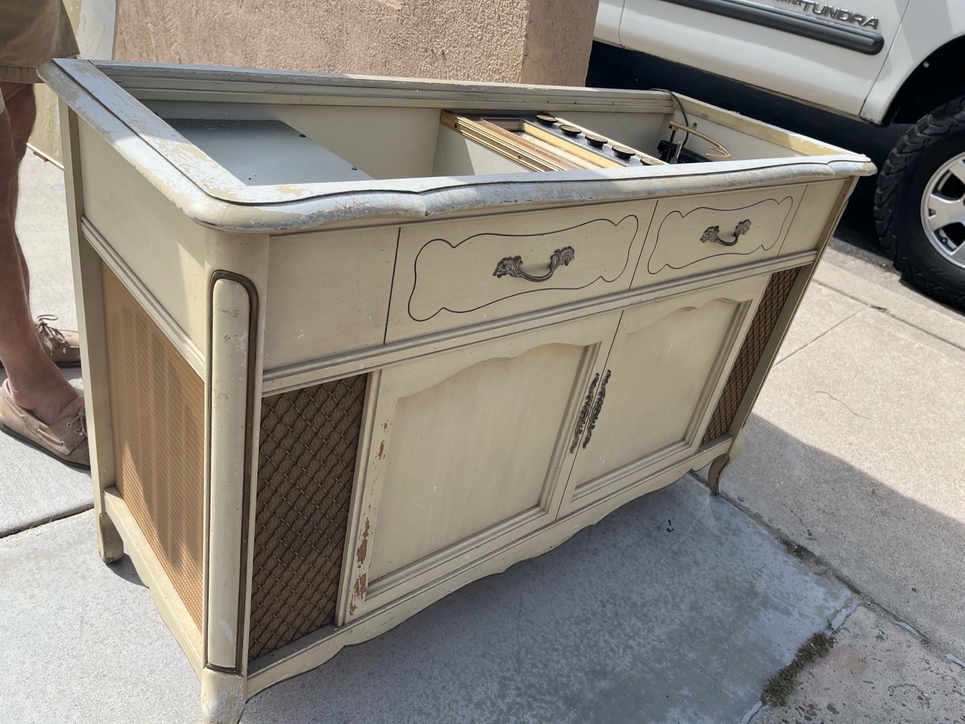 Magnavox record player