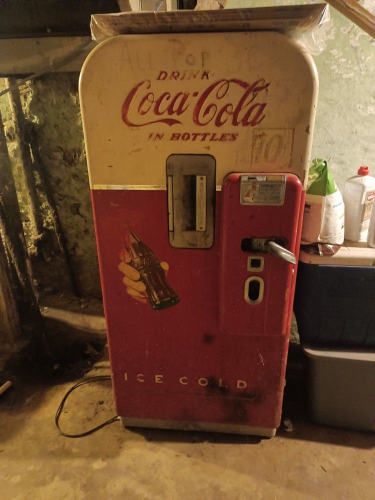 Vintage Coca-Cola Machine