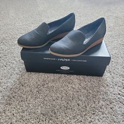 Dr School's Black Flats Size 6