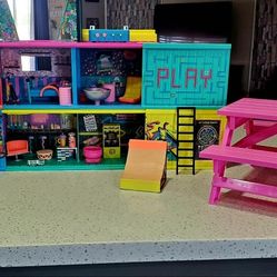 Doll House 