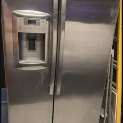 GE Stainless Steel Refrigerator 