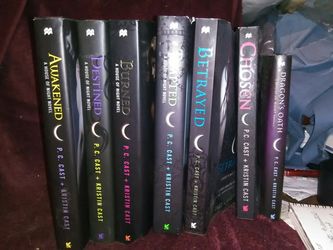 House of night books by PC an Kristin cast 5 hard backs and2 paperbacks