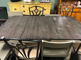 Kitchen table with extensions