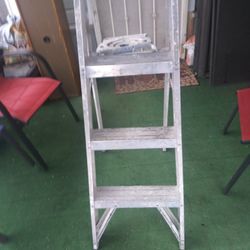 Used 4 Foot Step Ladder