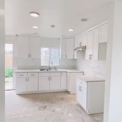 Kitchen Cabinets , Quartz