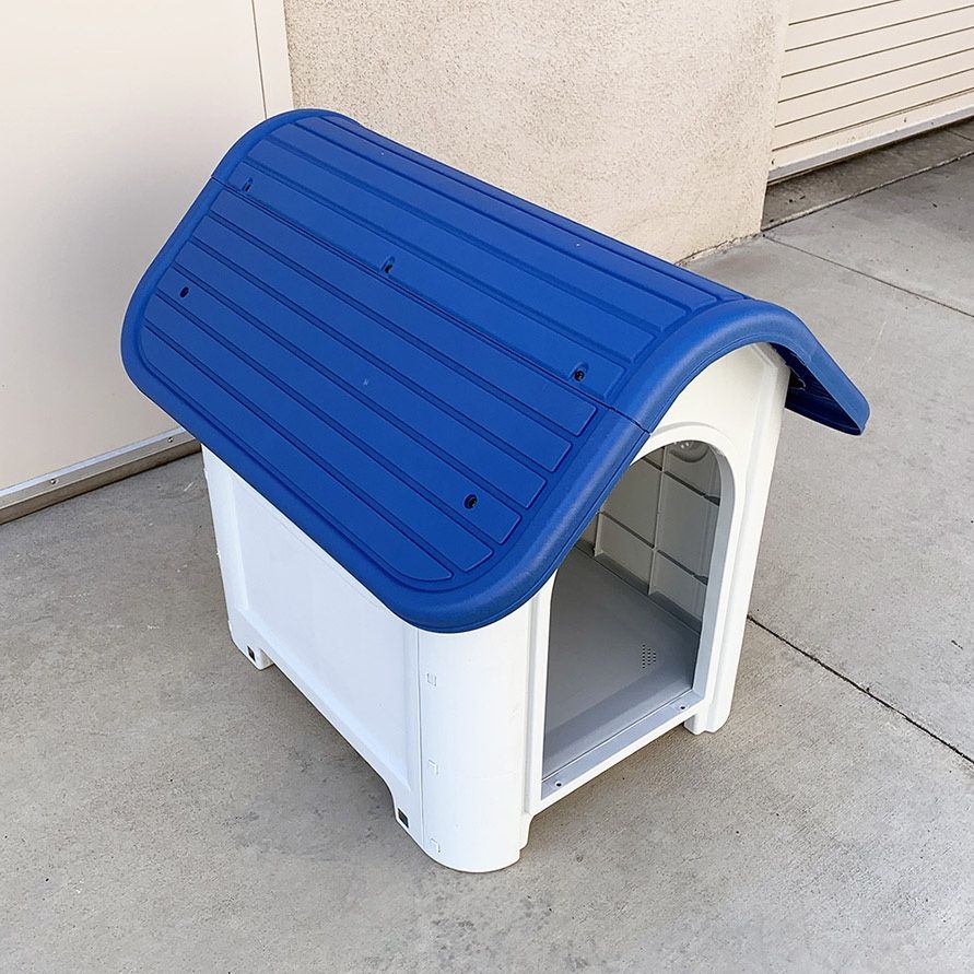 (Brand New) $45 Plastic Dog House (size Small) Pet Indoor Outdoor All Weather Shelter Cage Kennel 23x30x26” 