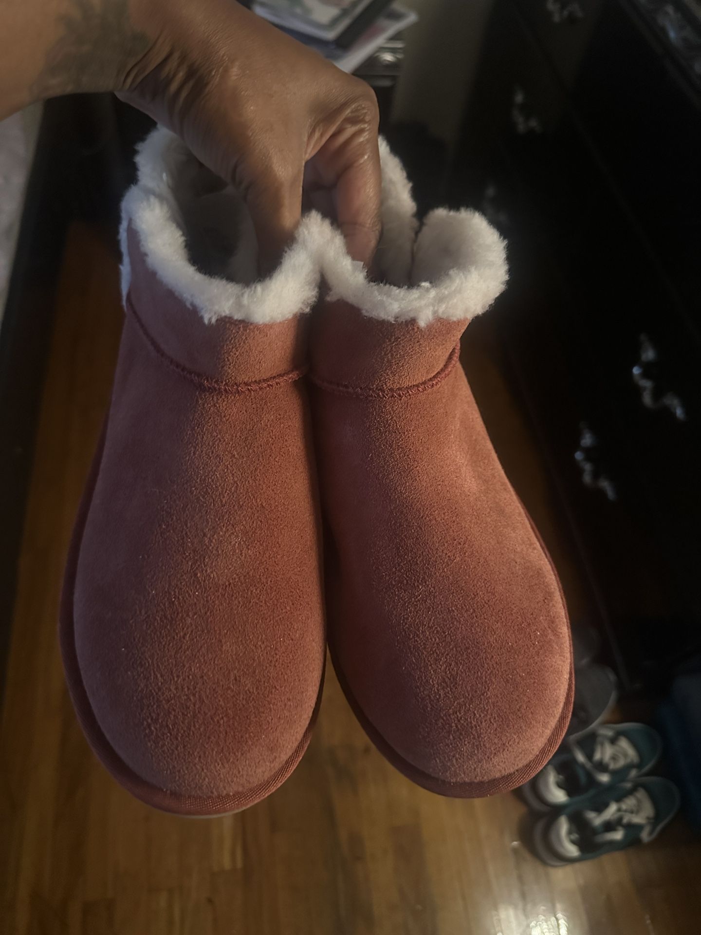 Kookaburra Uggs  Size 11 Woman’s … Color Like A Rust Red
