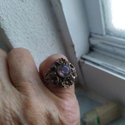 Vintage Ring  Ameythist stone Ladies size 8 
