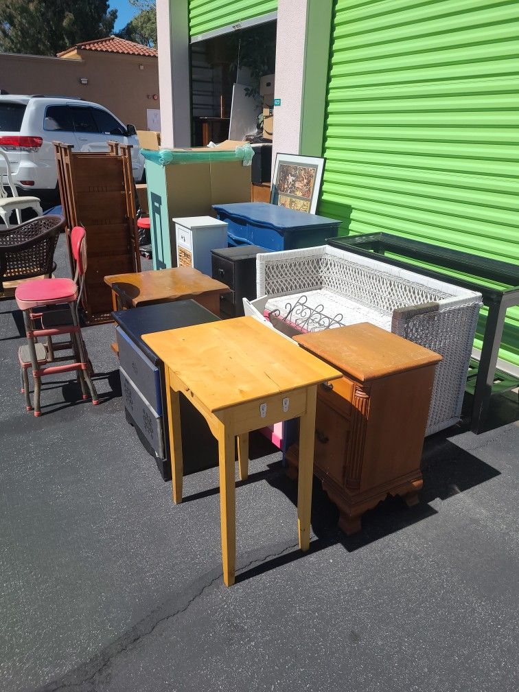 FURNITURE!!!!