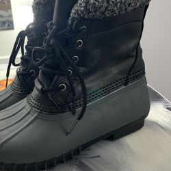 AMERICAN EAGLE SNOW BOOTS SIZE 7 