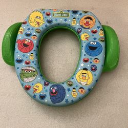 Sesame Street"Best Friends" Soft Potty Seat Excellent condition 
