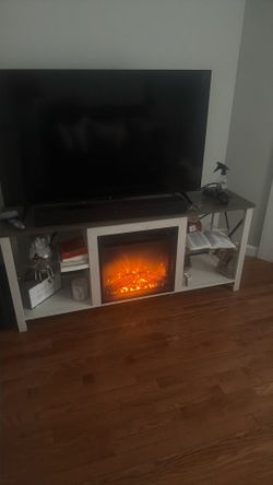 Chimenea y sofá