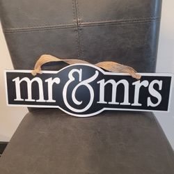  MR & MRS Sign
