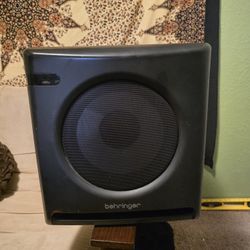 Behringer Nekkst 10s Sub