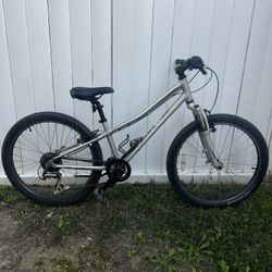 Youth Specialized hot rock Bike