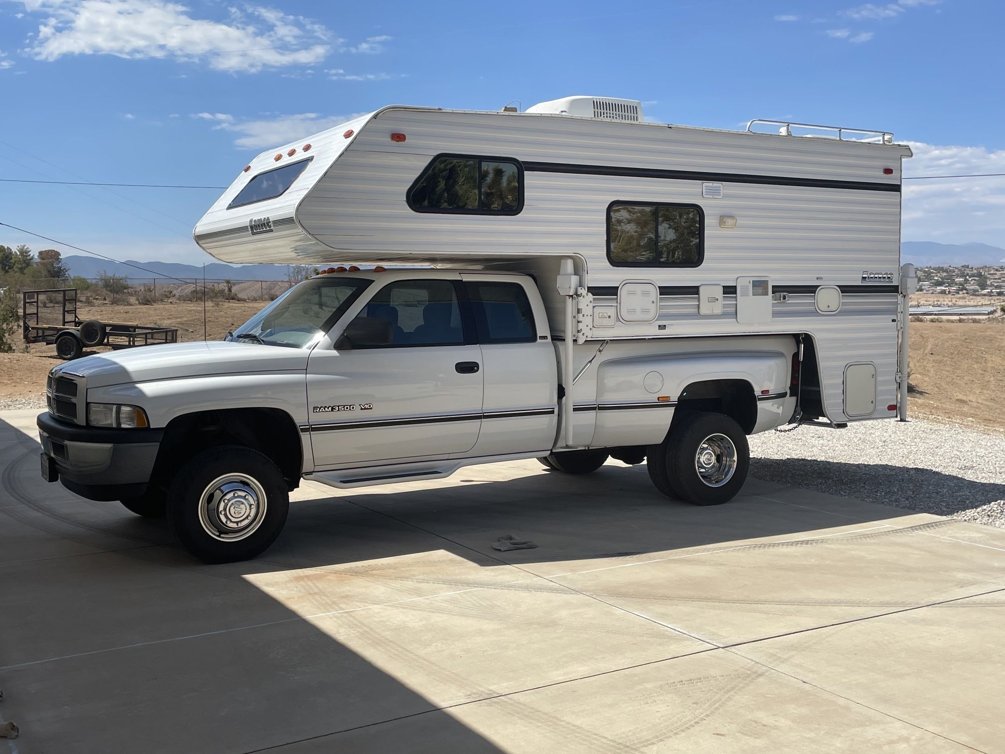 1995 Lance Model 945 Camper / Truck  Combo