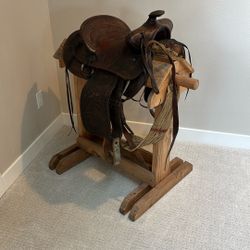Saddle & Stand