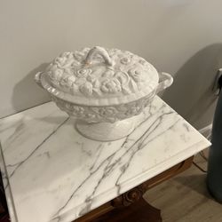 Ventage Ella Alcobaca 4 Pc Set White Floral Covered Turoon 