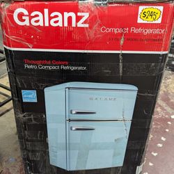 Galanz Mini Fridge In Blue 