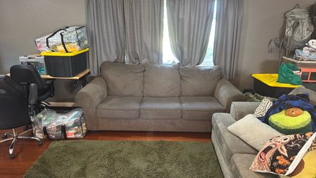 Couch need gone asap