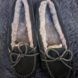 New Uggs Slippers 