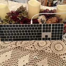 Apple Magic Keyboard (Black) With Touch ID And Numeric Keypad